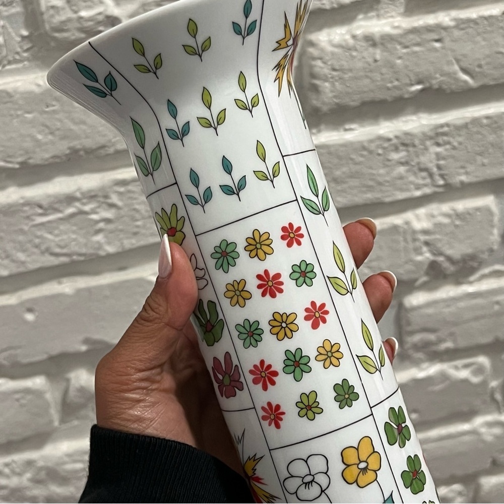 Rosenthal Emilio Pucci Floral Vase - Picture 4 of 6